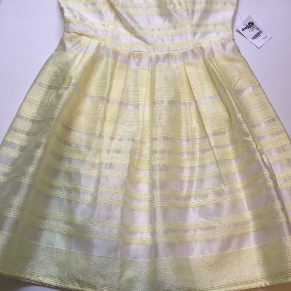 Dress - Picture 4 of 4